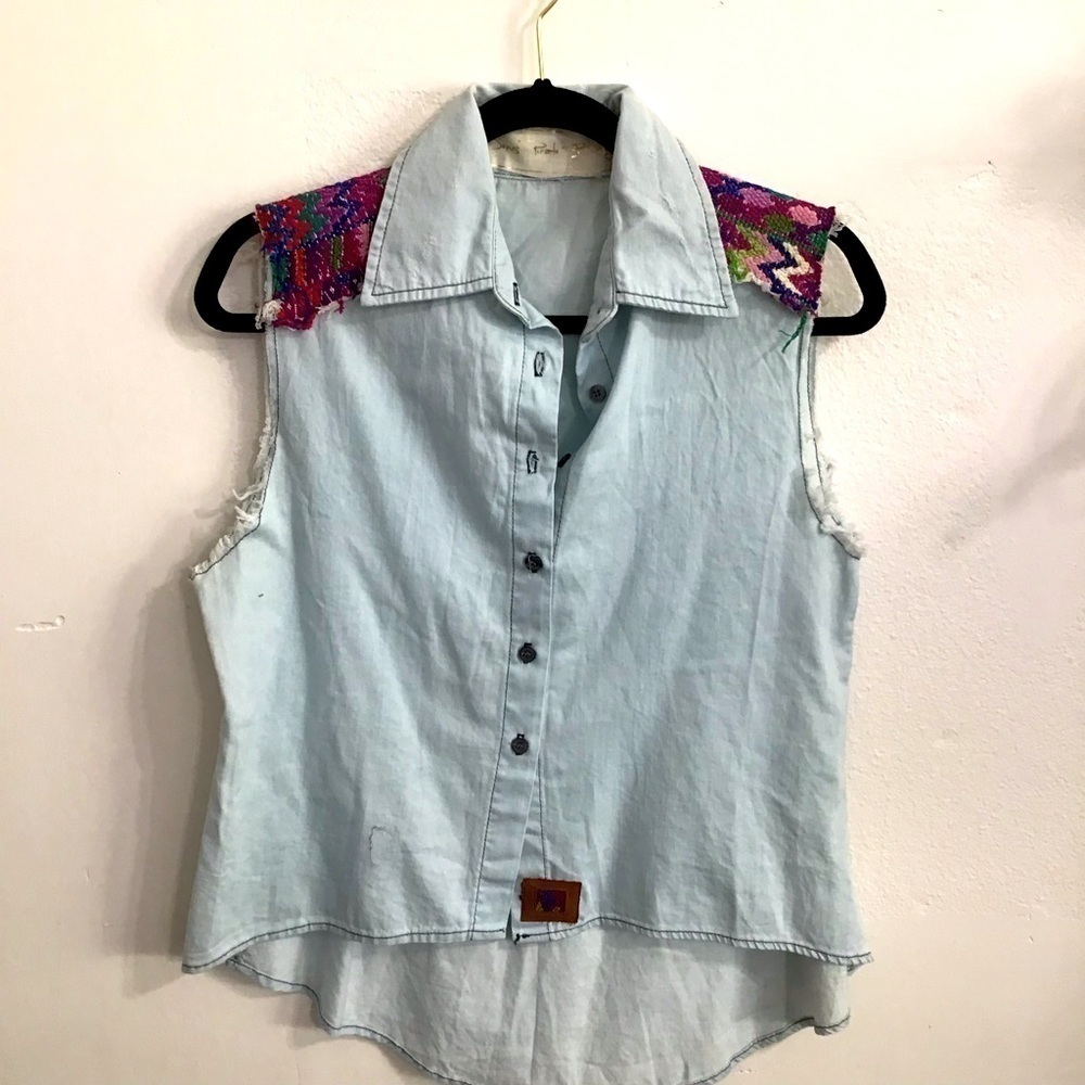 Jens pirate booty Sleeveless rodeo High low Boho hobo festival chambray top